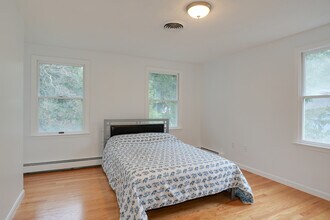 94 Rice St in Wellesley, MA - Building Photo - Building Photo