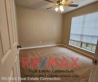 6033 Flight Ct photo'