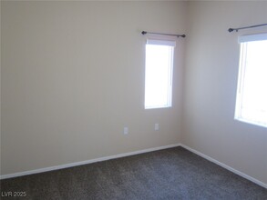 6170 E Sahara Ave in Las Vegas, NV - Foto de edificio - Building Photo