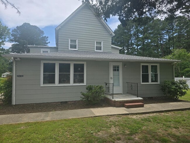 property at 24092 Adelaide St