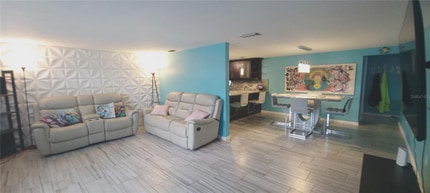 11241 Linden Ln in Port Richey, FL - Foto de edificio - Building Photo