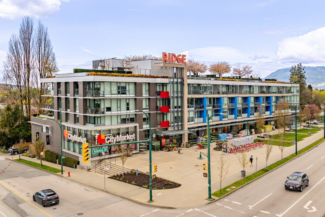 Arbutus Ridge in Vancouver, BC - Building Photo
