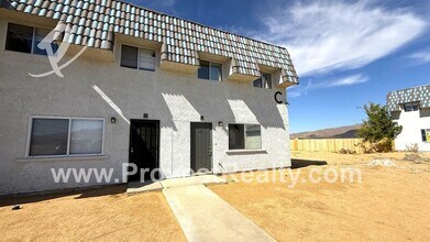 22544 Sioux Rd in Apple Valley, CA - Building Photo - Building Photo