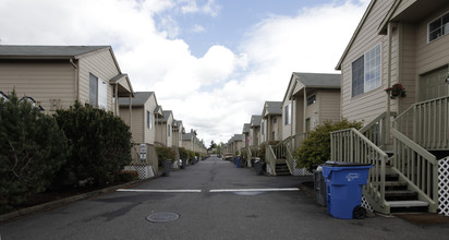 Park Crest Townhomes in Vancouver, WA - Building Photo - Building Photo