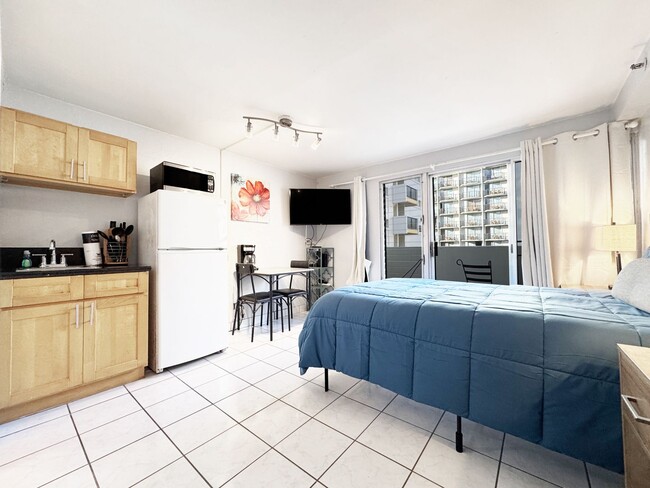 property at 2463 Kuhio Ave.