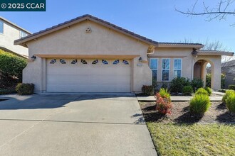 4173 Torrazzo Way in El Dorado Hills, CA - Building Photo - Building Photo