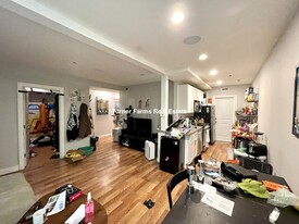 725 Parker St, Unit 1 Apartamentos