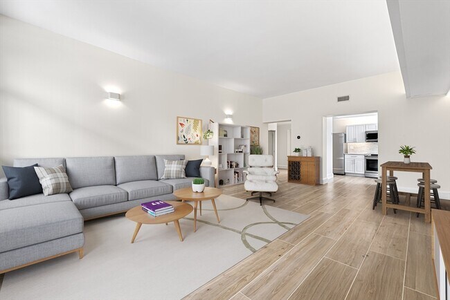 27 Waverly St, Unit #1