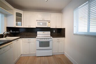 7720 Camino Real in Miami, FL - Building Photo - Building Photo