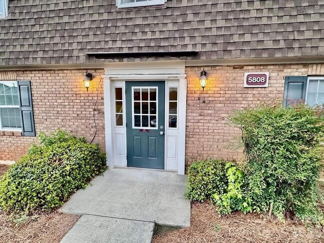 5808 Hunting Ridge Ln in Charlotte, NC - Building Photo - Building Photo