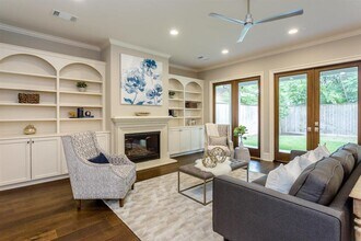 1111 Sheffield St in Bellaire, TX - Building Photo - Building Photo