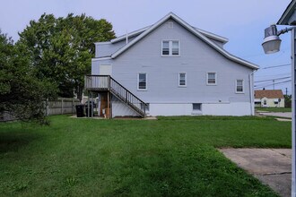 29447 Kelly Rd in Roseville, MI - Building Photo - Building Photo