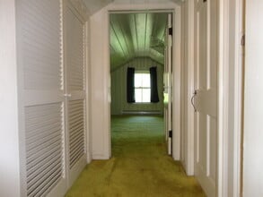 8134 Chagrin Rd in Chagrin Falls, OH - Building Photo - Building Photo