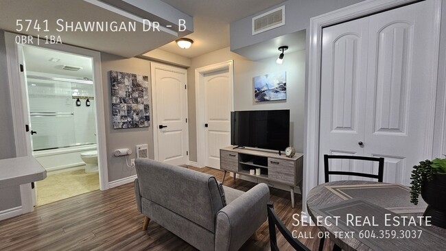 5741 Shawnigan Dr in Chilliwack, BC - Building Photo - Building Photo