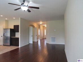 172 Shirley Blvd in Vine Grove, KY - Building Photo - Building Photo