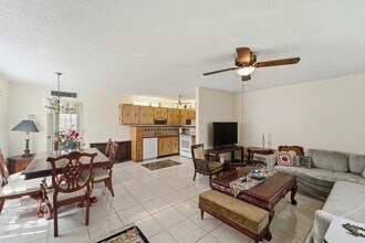 226 Normandy Ln in Delray Beach, FL - Building Photo - Building Photo