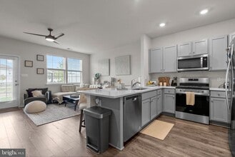 45 Arlotta St in Glassboro, NJ - Foto de edificio - Building Photo