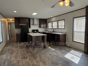 800 N Old Betsy Rd in Cleburne, TX - Building Photo - Building Photo