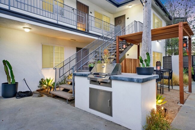 315 Junipero Ave in Long Beach, CA - Foto de edificio - Building Photo