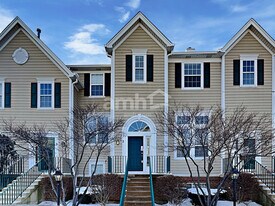 2409 Courtyard Cir in Aurora, IL - Building Photo