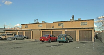 312-316 San Pablo St NE in Albuquerque, NM - Foto de edificio - Building Photo