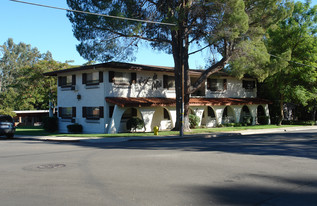 Casa de Ojai Apartments