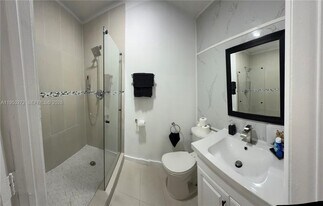 16330 SW 107th Ave in Miami, FL - Building Photo