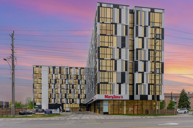 property at 1900 Simcoe St N