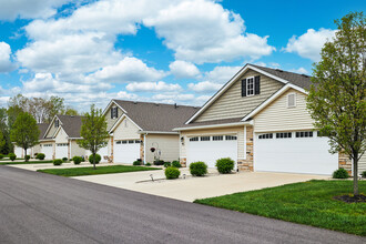 Timber Valley Villas in Temperance, MI - Foto de edificio - Building Photo