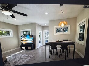 3521 Almeria Ave in Sarasota, FL - Foto de edificio - Building Photo