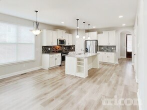 130 Cobbler Cir in Hendersonville, TN - Foto de edificio - Building Photo