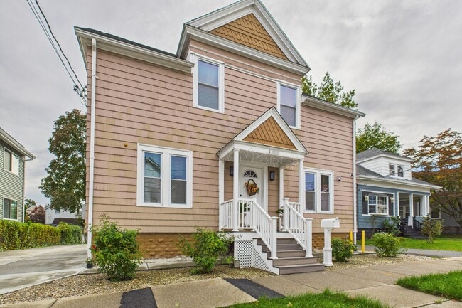 property at 122 Roger Williams Ave