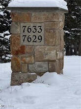 7633 Hidden Valley Dr in Kirtland, OH - Foto de edificio - Building Photo