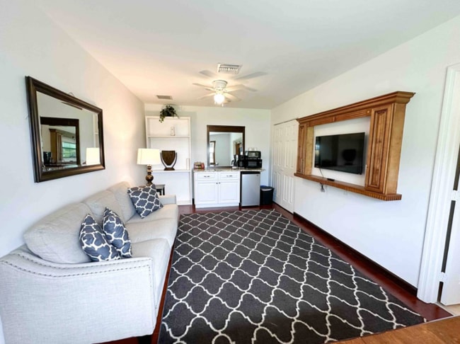 6343 Mark Ln in Ft. Myers, FL - Building Photo - Building Photo