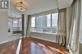 2 Rean Dr in Toronto, ON - Building Photo - Building Photo