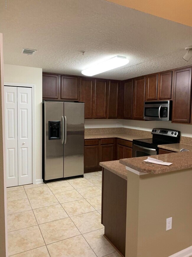 5775 Ortega View Way in Jacksonville, FL - Building Photo - Building Photo