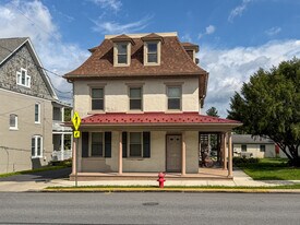 337 E Main St, Unit Apt #3 in Lititz, PA - Building Photo