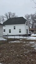 233 4th St NW in Winnebago, MN - Building Photo