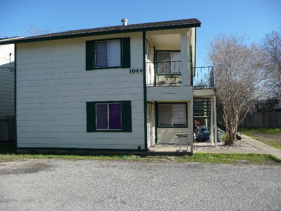 1644 Post Rd in San Marcos, TX - Building Photo