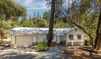 17434 Virginia Way in Grass Valley, CA - Building Photo