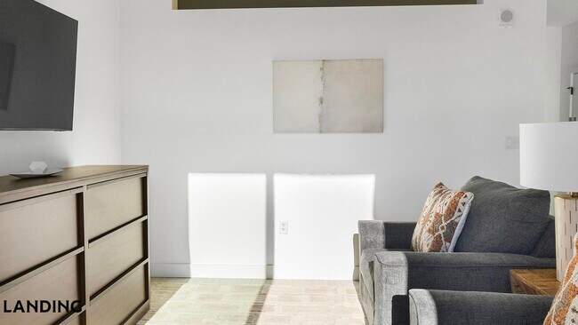 1007 S Mint St in Charlotte, NC - Building Photo - Building Photo