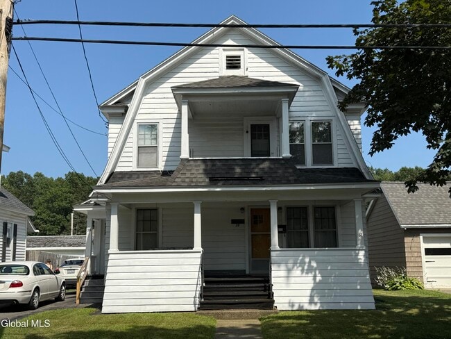 property at 39 Saratoga Blvd