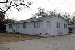 656-666 Plaza Ave in Sacramento, CA - Building Photo