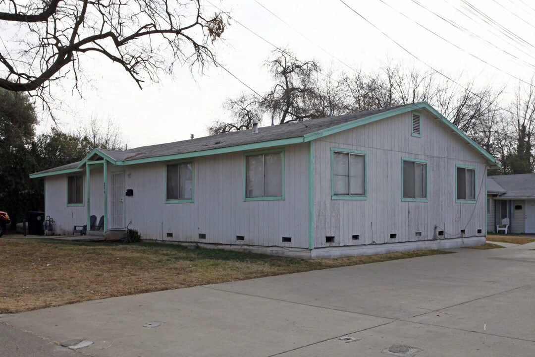 656-666 Plaza Ave in Sacramento, CA - Building Photo