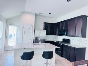 2800 Joe Dimaggio Blvd in Round Rock, TX - Foto de edificio - Building Photo