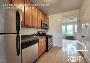 5139 W Windsor Ave, Unit 2W in Chicago, IL - Building Photo