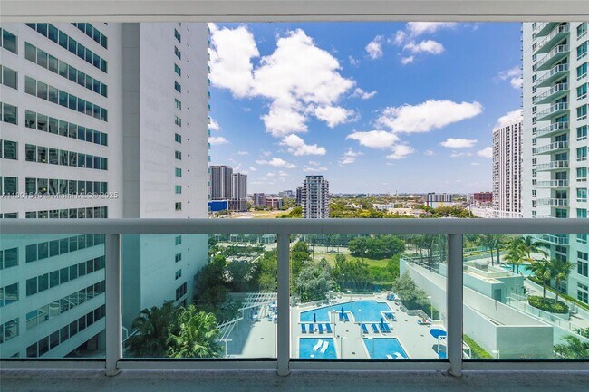 1800 N Bayshore Dr