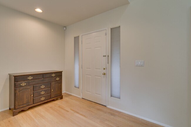 25013 SE 41st Dr in Issaquah, WA - Building Photo - Building Photo