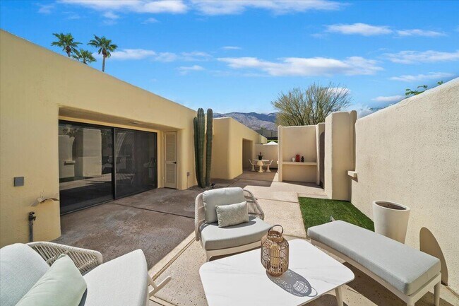 436 Greenhouse Wy in Palm Springs, CA - Building Photo - Building Photo