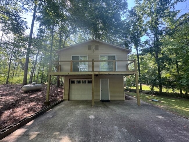 property at 246 Waterview Dr